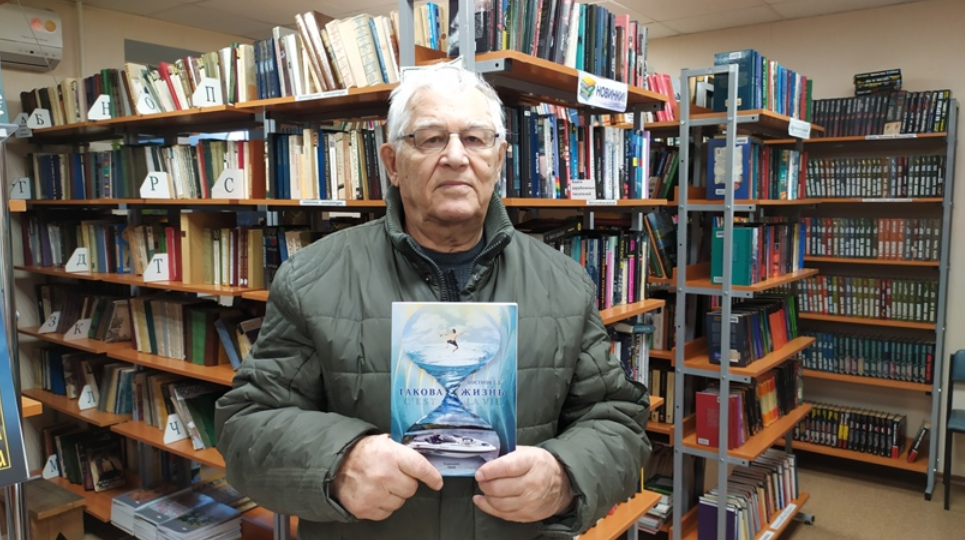 Кольцовская библиотека знакомит с местными авторами