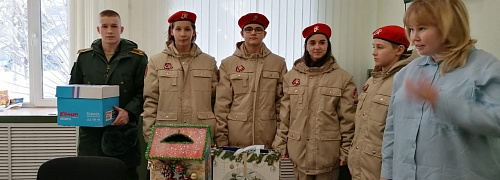 Кольцовцы отправили новогодние письма в военный госпиталь